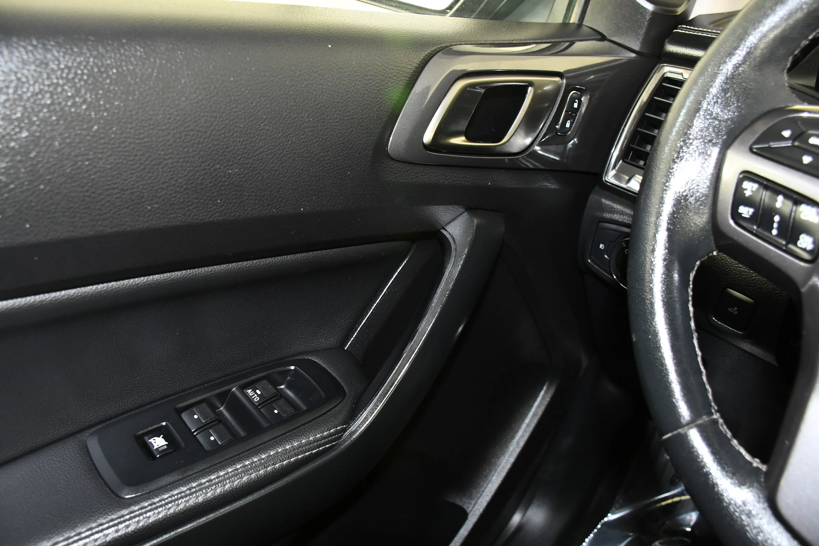 Used 2021 Black Ford LARIAT image 38