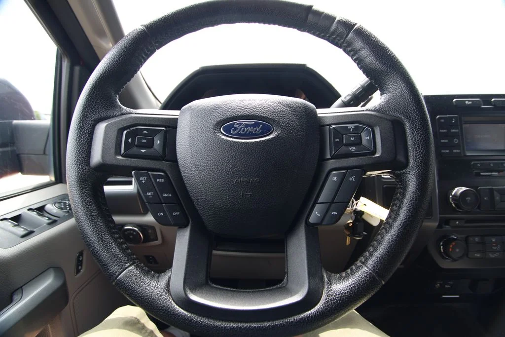Used 2015 Red Ford XLT image 18