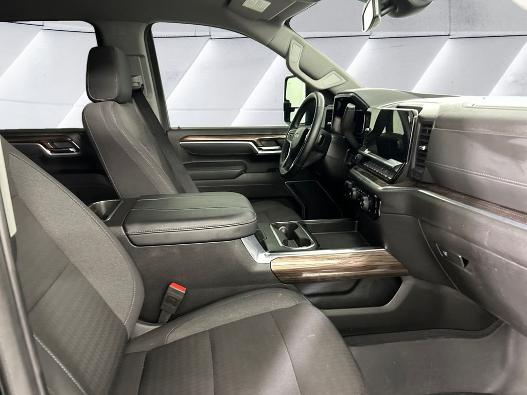 Used 2025 Black Chevrolet LT image 13