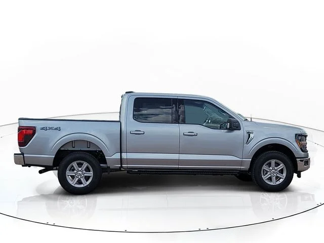 New 2026 Silver Metallic Ford XLT image 4