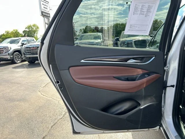 Used 2020 White Buick Avenir image 22