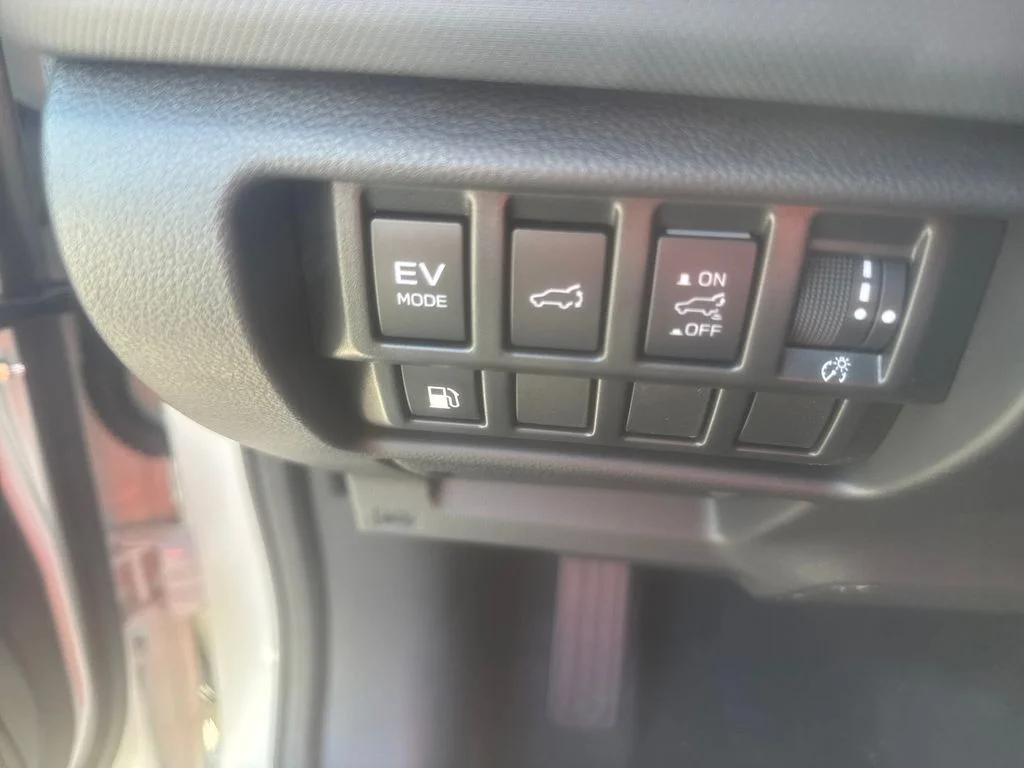 New 2026 CRYSTAL WHITE PEARL Subaru Limited Hybrid image 23
