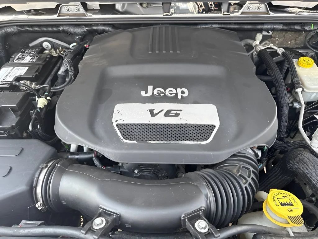 Used 2017  Jeep Sport image 26