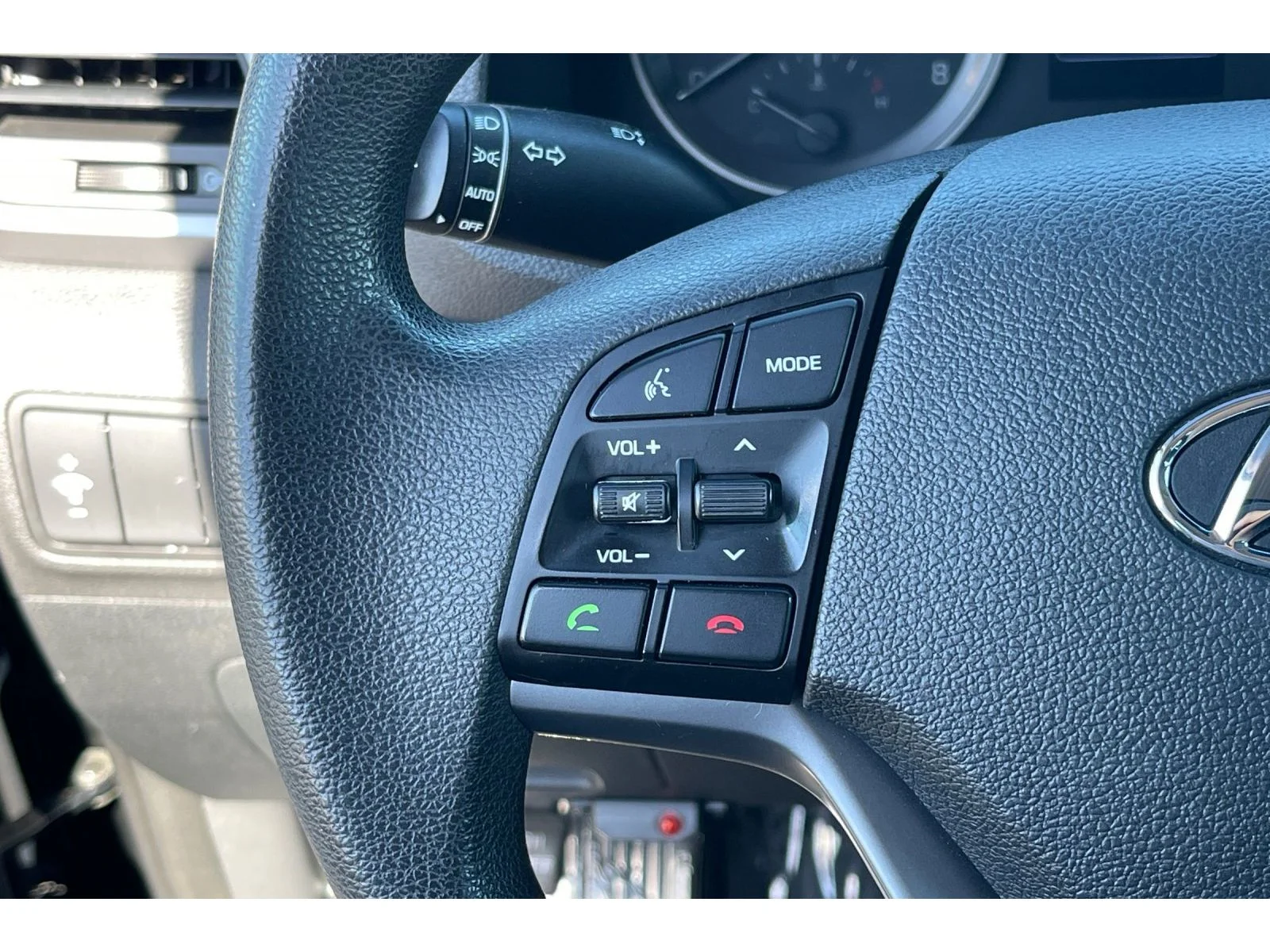 Used 2016 Ash Black Hyundai SE image 33