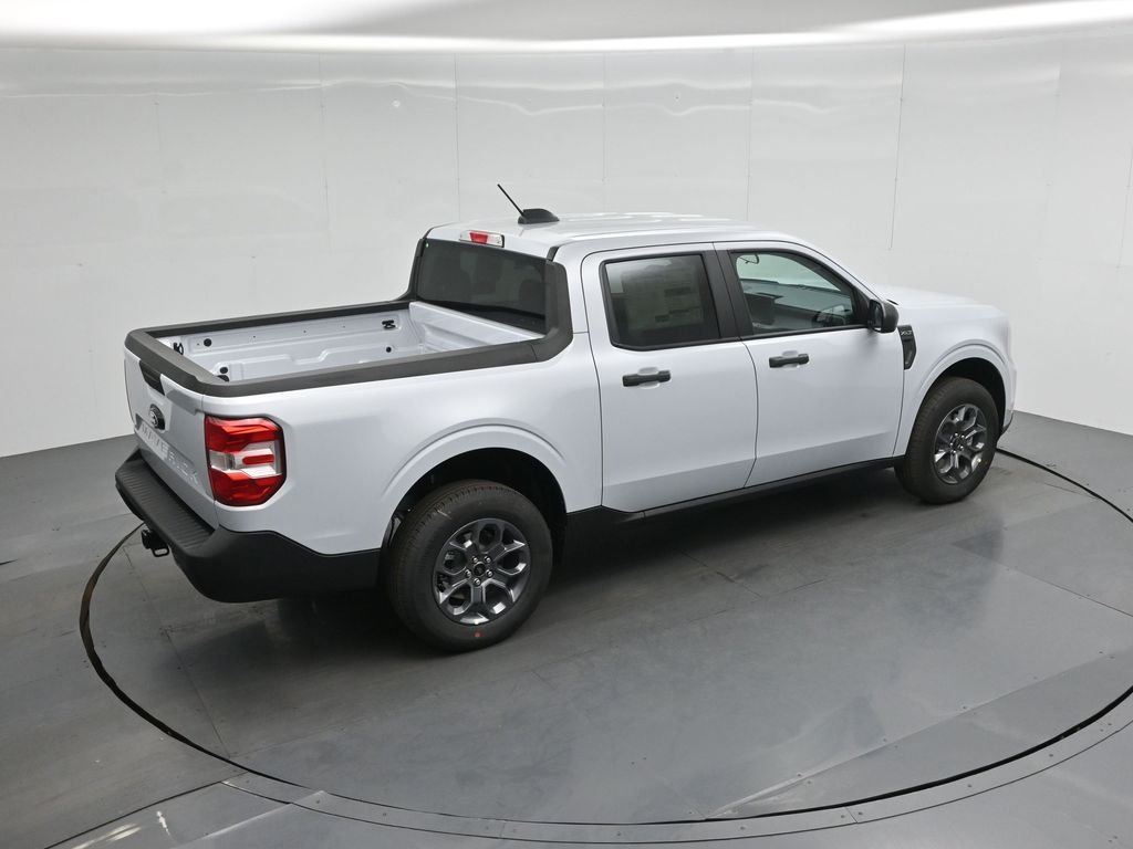 New 2026 Space White Metallic Ford XLT image 33
