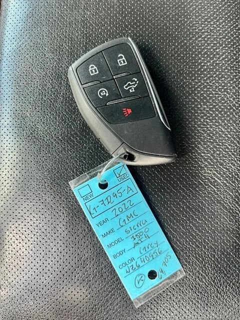 Used 2022 TITANIUM RUSH METALLIC GMC AT4 image 13