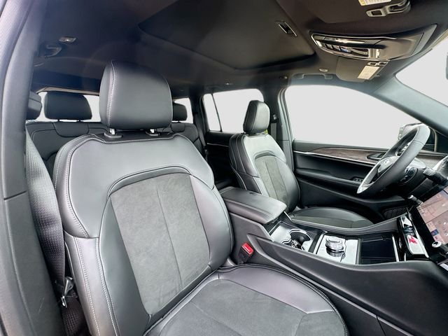 New 2026 Black Jeep Laredo Altitude image 33