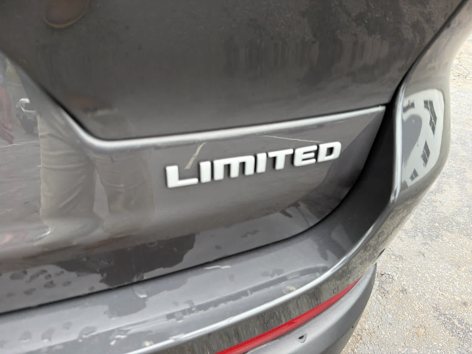 Used 2024 Baltic Gray Metallic Clearcoat Jeep Limited image 22