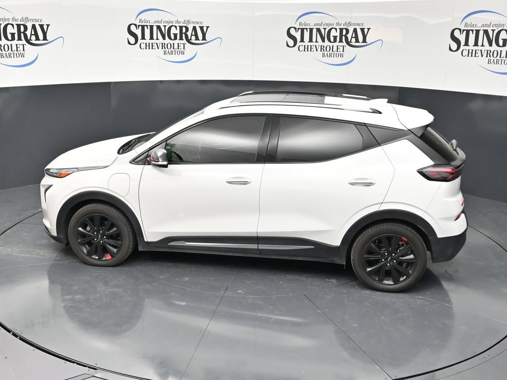 Used 2023 SUMMIT WHITE Chevrolet Premier image 15