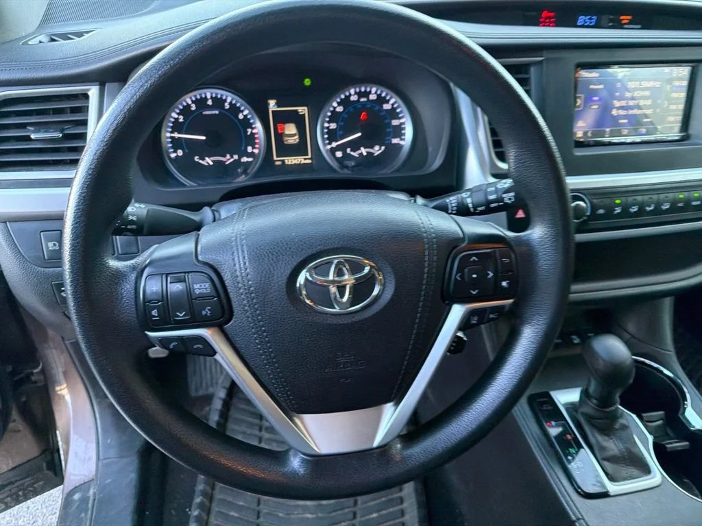 Used 2017 Walnut Toyota LE Plus image 21
