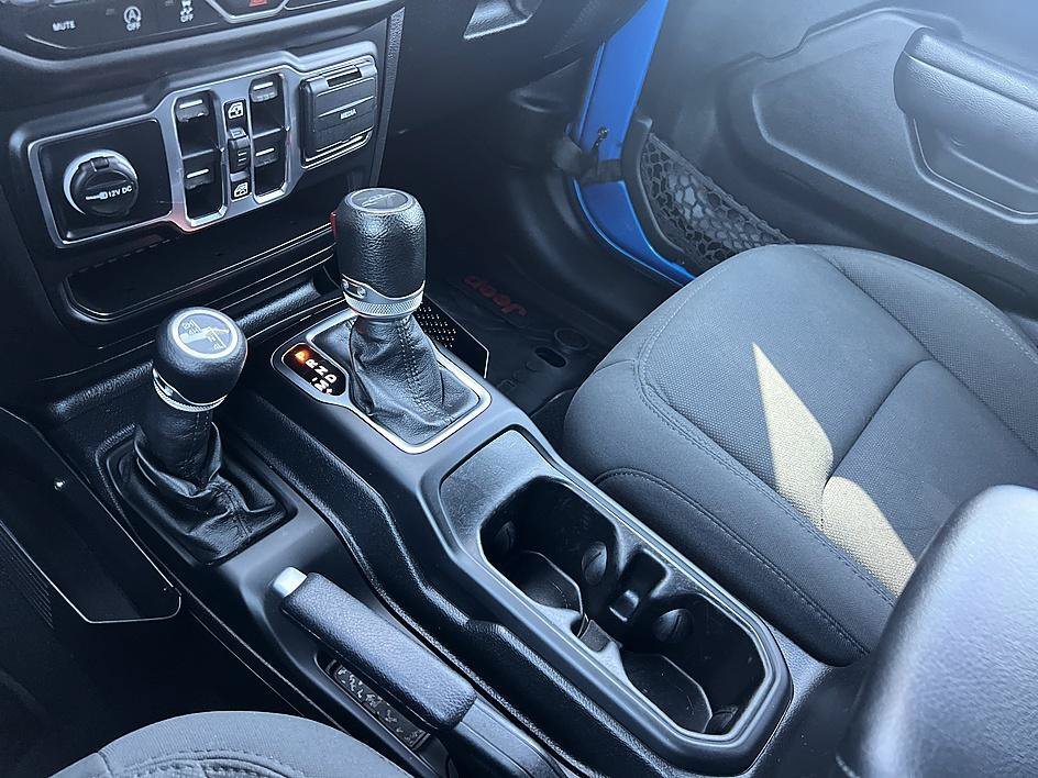 Used 2021 Hydro Blue Pearlcoat Jeep Sport S image 26