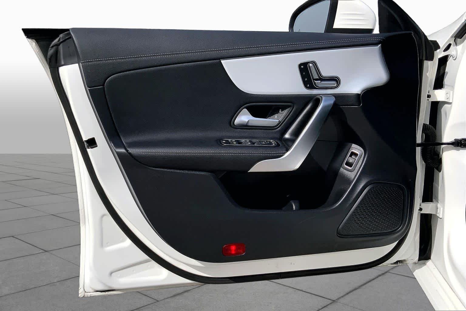 Used 2025 Polar White Mercedes-Benz CLA 250 image 21