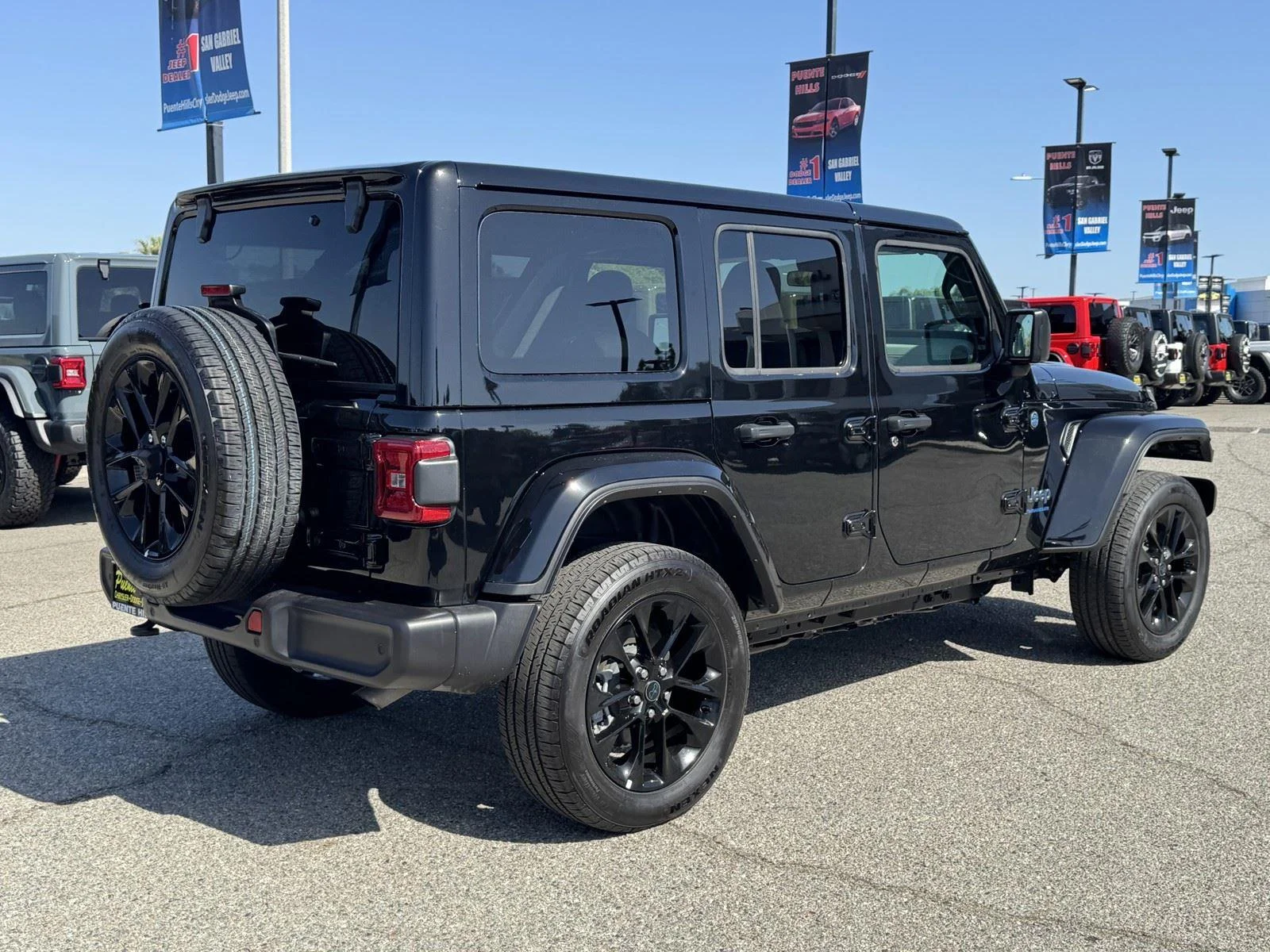 Certified Used 2025 Black Clearcoat Jeep Sahara image 7