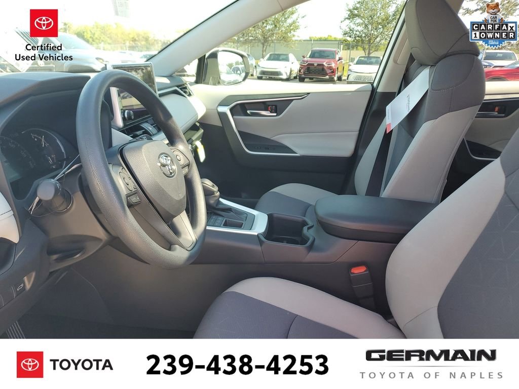 Used 2025 White Toyota XLE image 20