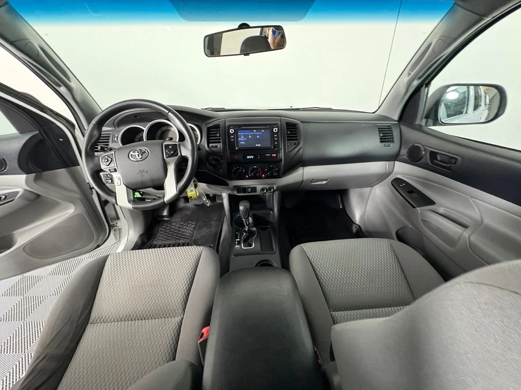 Used 2014 White Toyota Base image 4