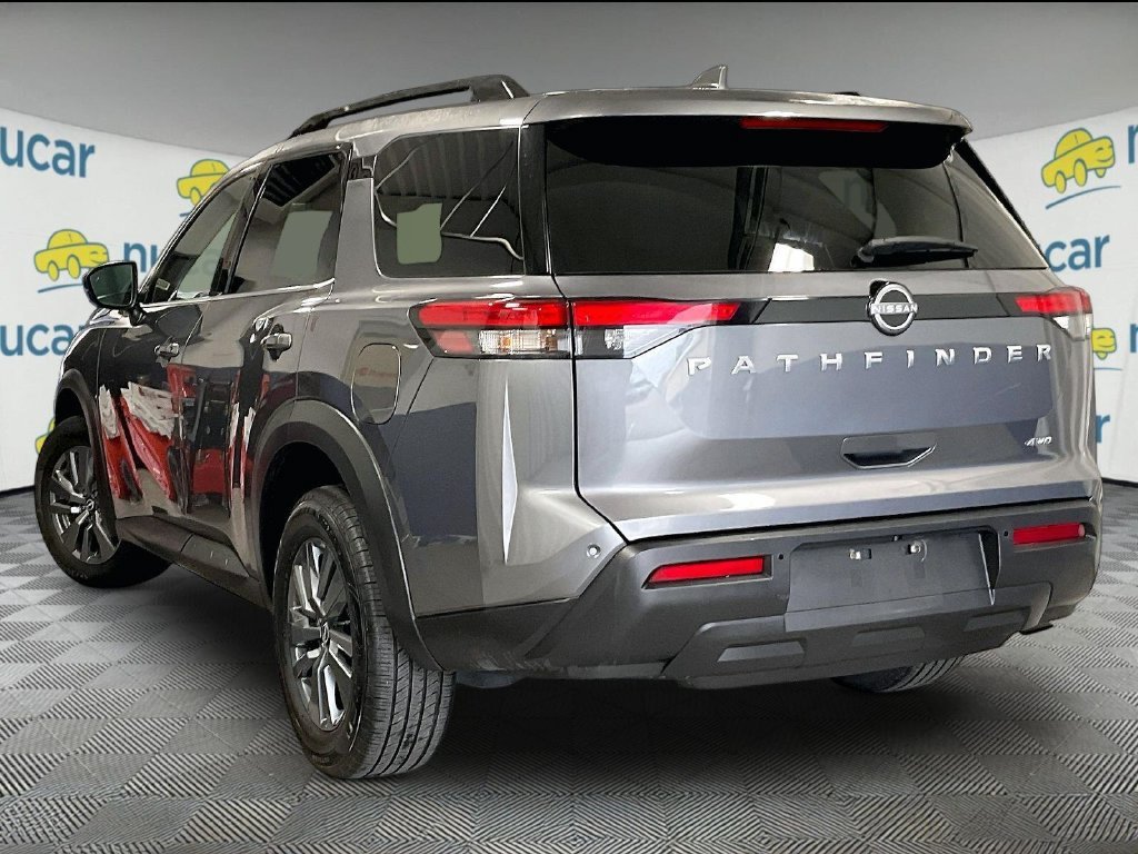 Used 2025 Gray Nissan SV image 4
