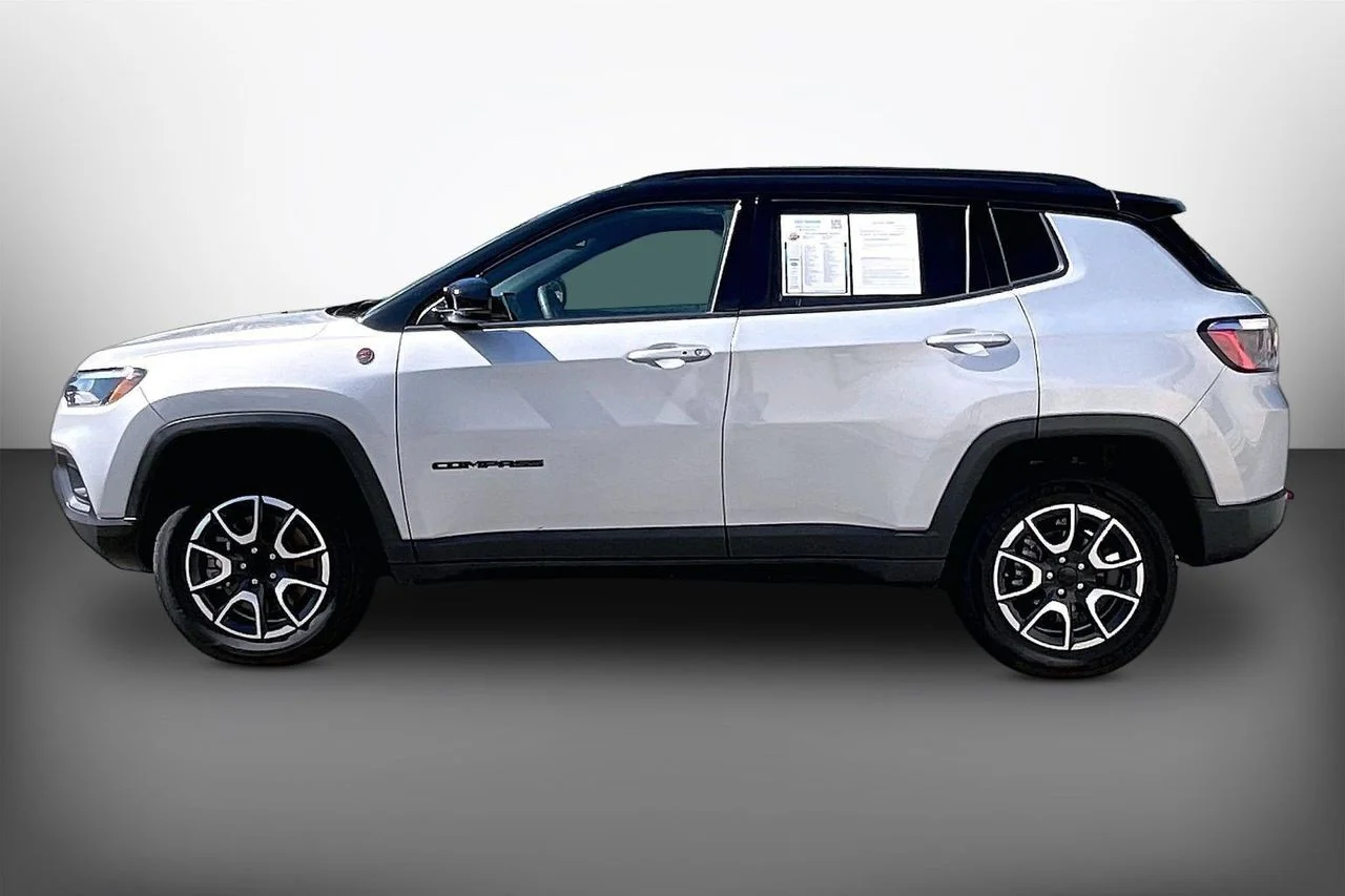 Certified Used 2024 Silver Jeep Trailhawk image 5