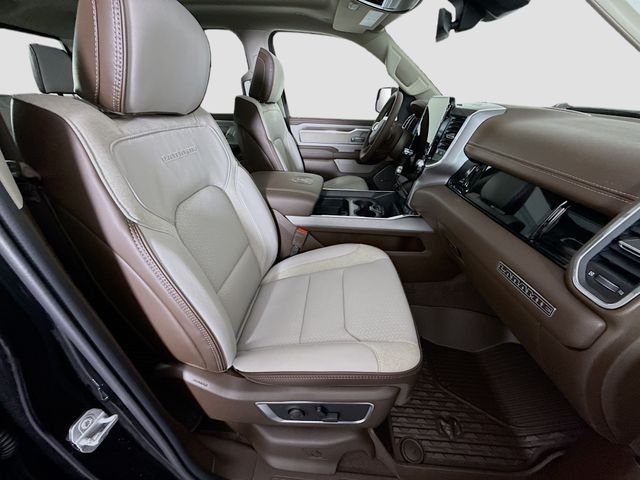 New 2026 Diamond Black Crystal Pearl-Coat Exterior Paint RAM Laramie image 29