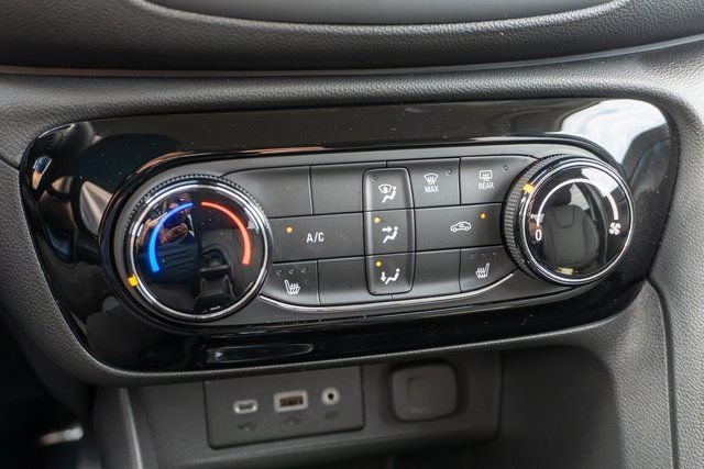 Used 2023 Summit White Buick Preferred image 28