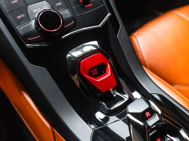 Used 2018 Black Lamborghini  image 21