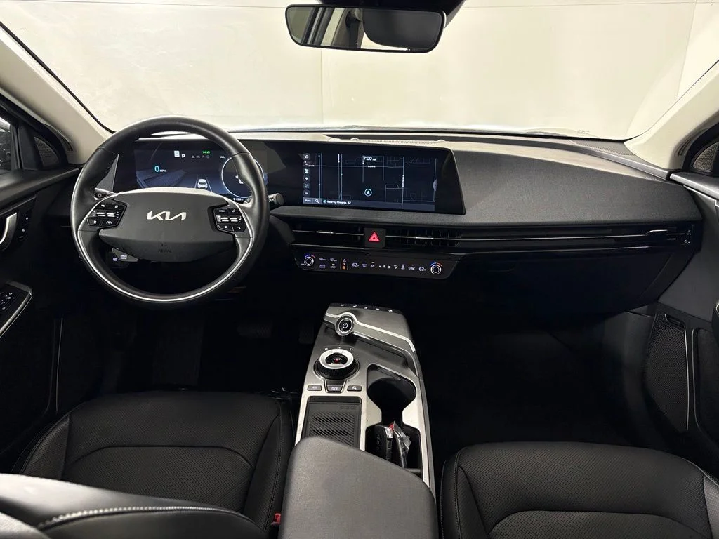 Used 2023 Gray Kia Wind image 40