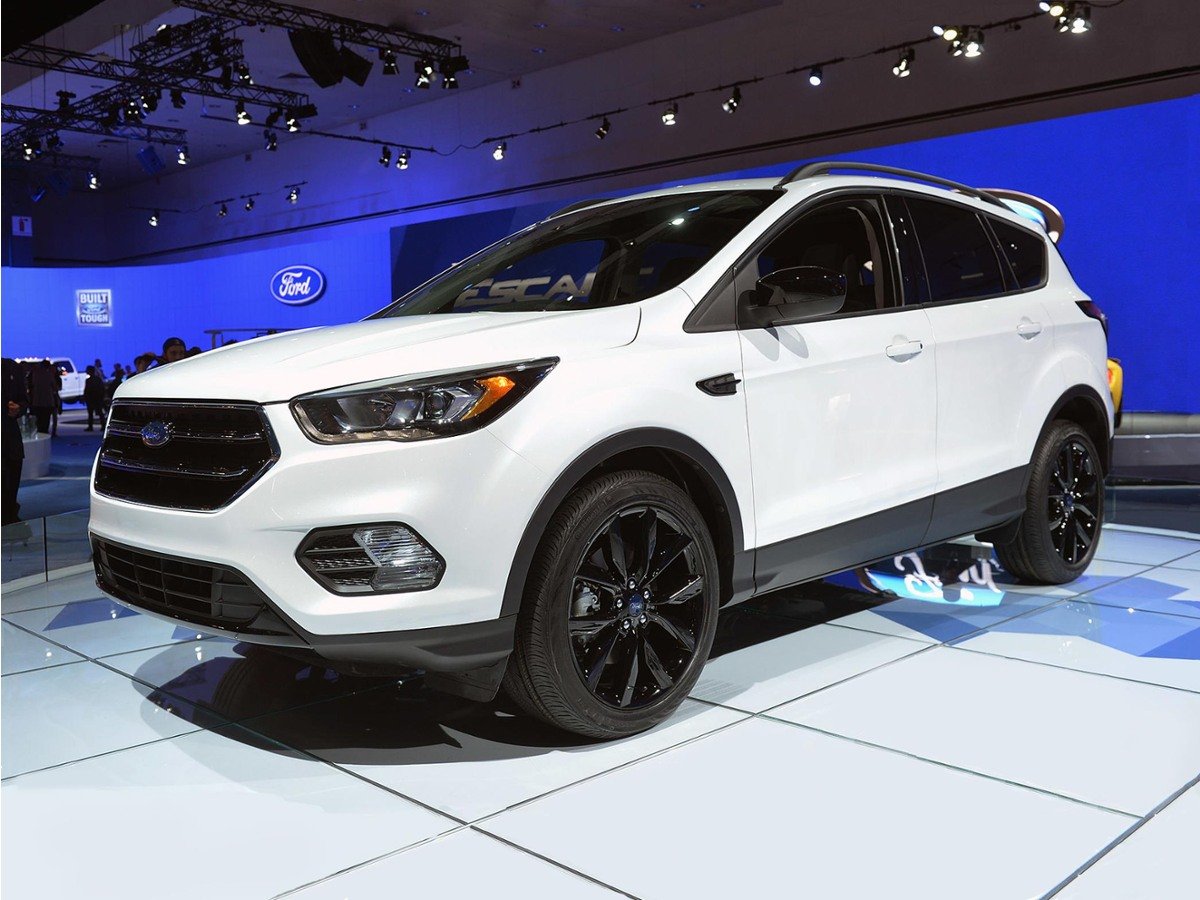 Used 2018 White Ford SEL image 1