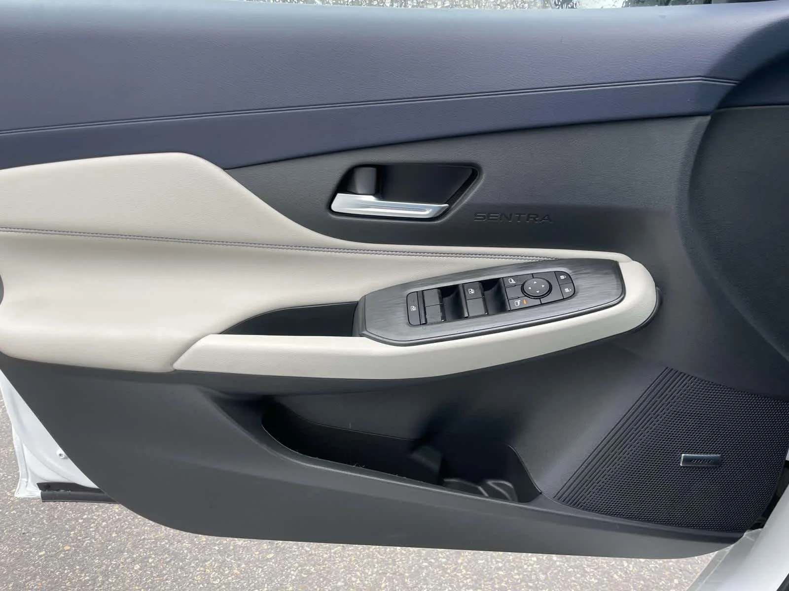 New 2026 Aspen White Tricoat Nissan SL image 26