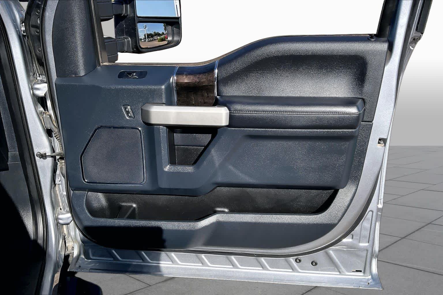 Used 2022 Iconic Silver Metallic Ford LARIAT image 22