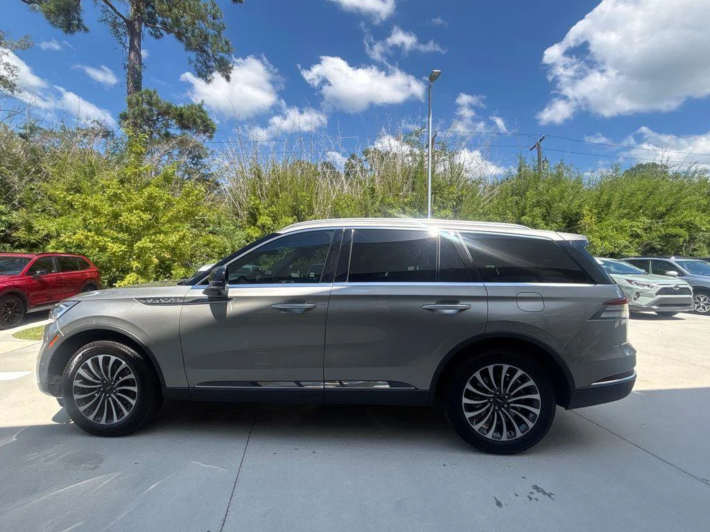 Used 2023 Beige Lincoln Reserve image 22