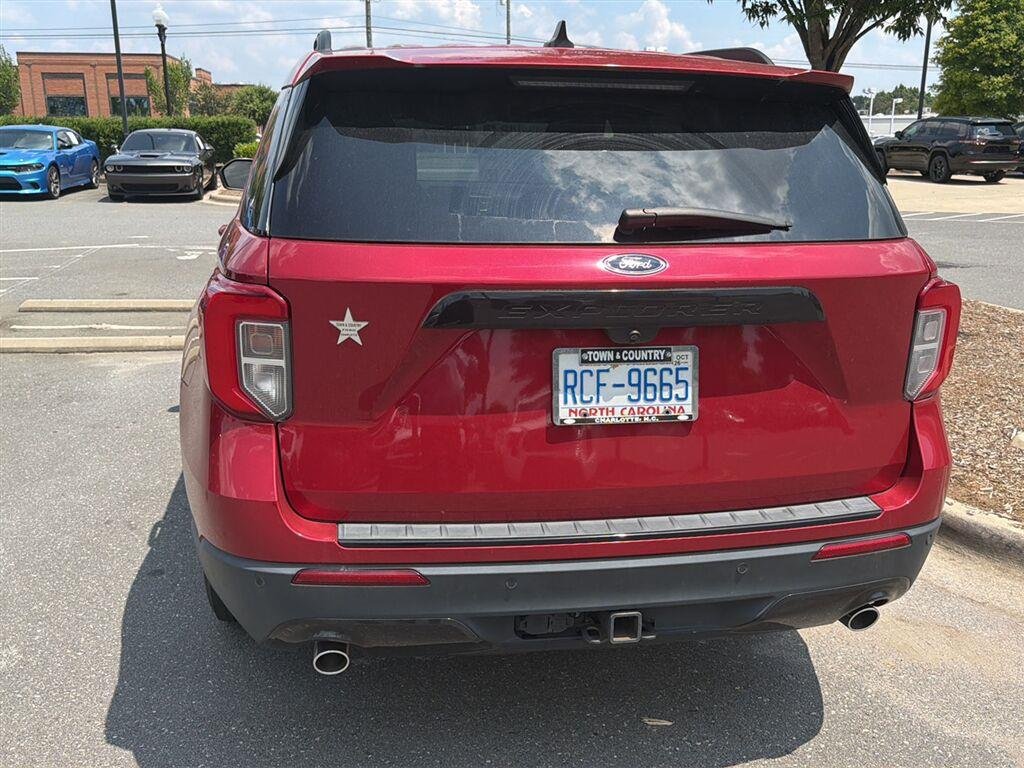 Used 2022 Rapid Red Metallic Tinted Clearcoat Ford ST-Line image 9