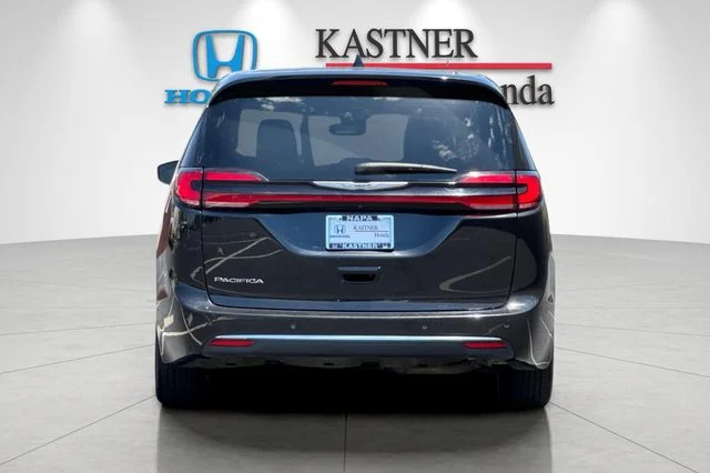 Used 2023 Brilliant Black Crystal Pearlcoat Chrysler Touring L image 7