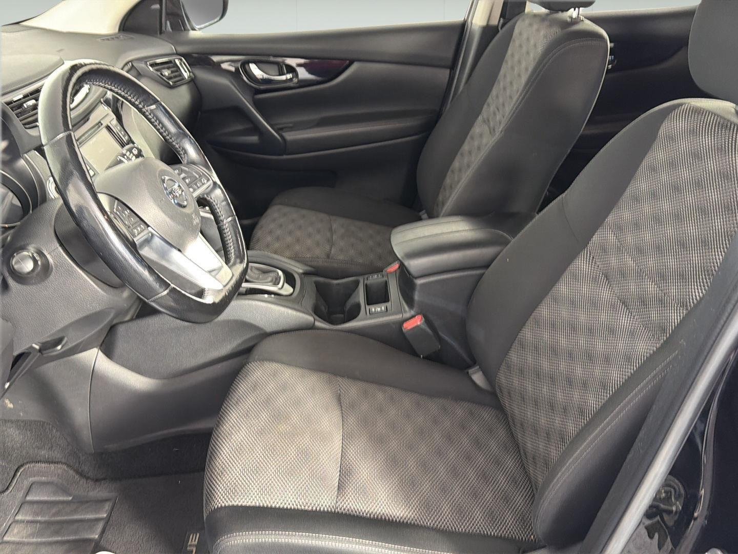 Used 2022 Magnetic Black Pearl Nissan SV image 24