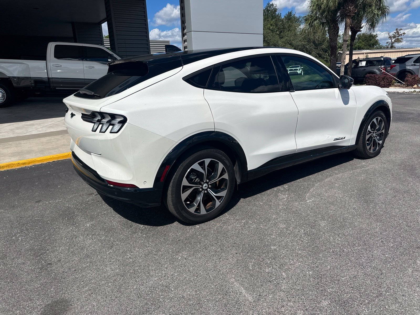 Used 2023 White Metallic Ford Premium image 2