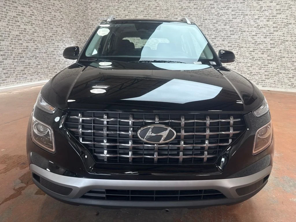New 2026 Onyx Black Hyundai SEL image 2