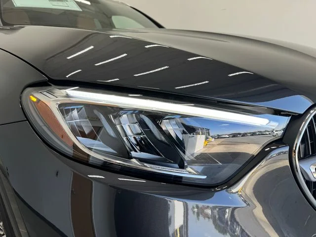 New 2027 Gray Mercedes-Benz GLC 300 image 33