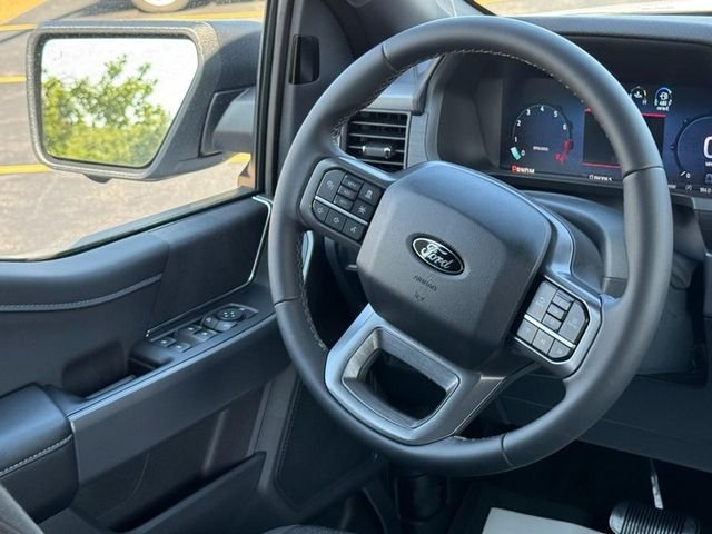 New 2026 Oxford White Ford XLT image 7