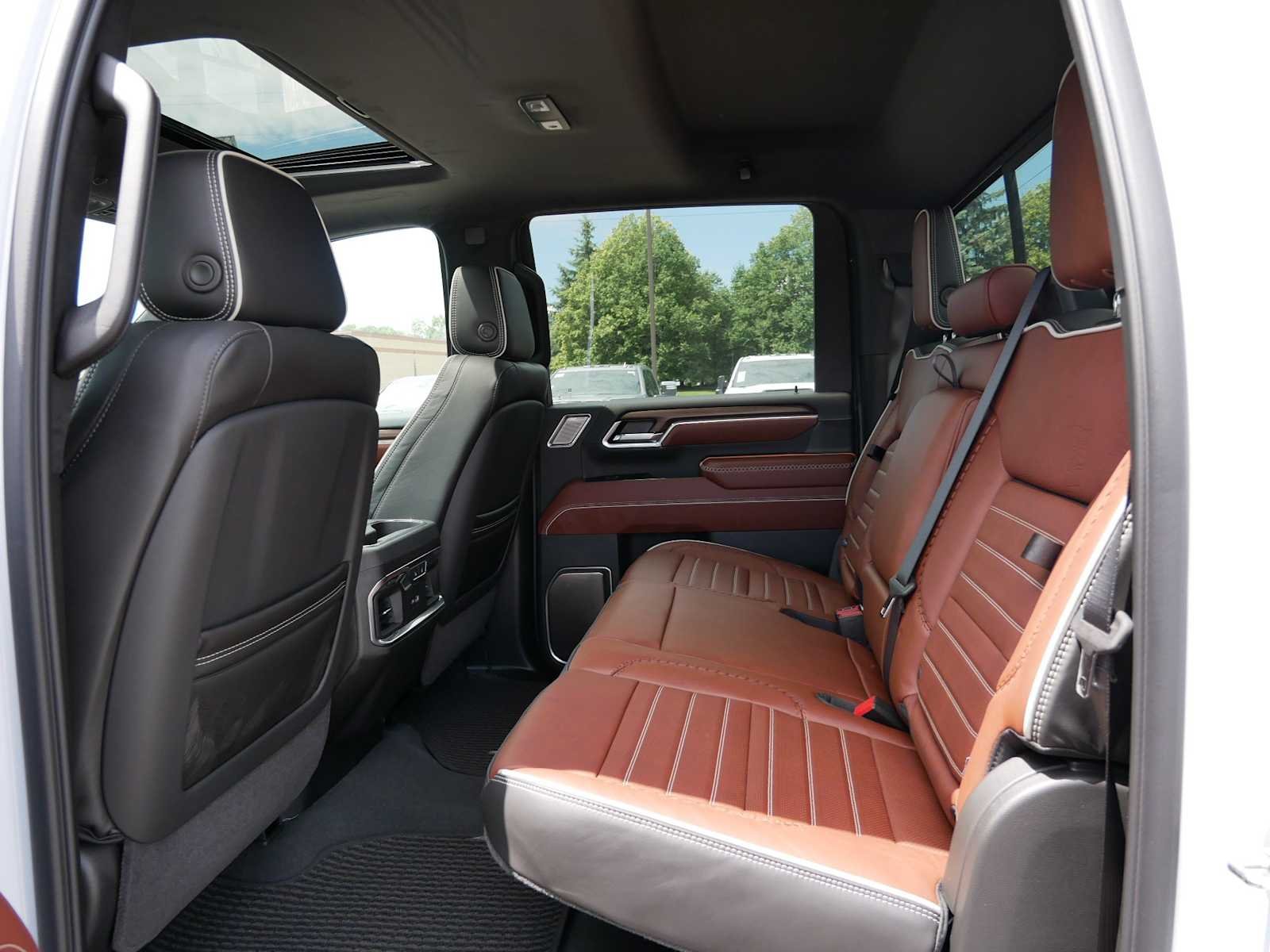 2026 GMC Sierra 3500HD Denali Ultimate - Photo 12