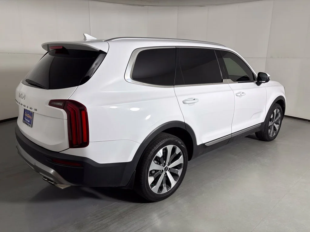 Used 2022 White Kia EX image 8