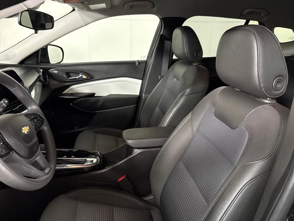 Used 2025 Black Chevrolet LT image 16