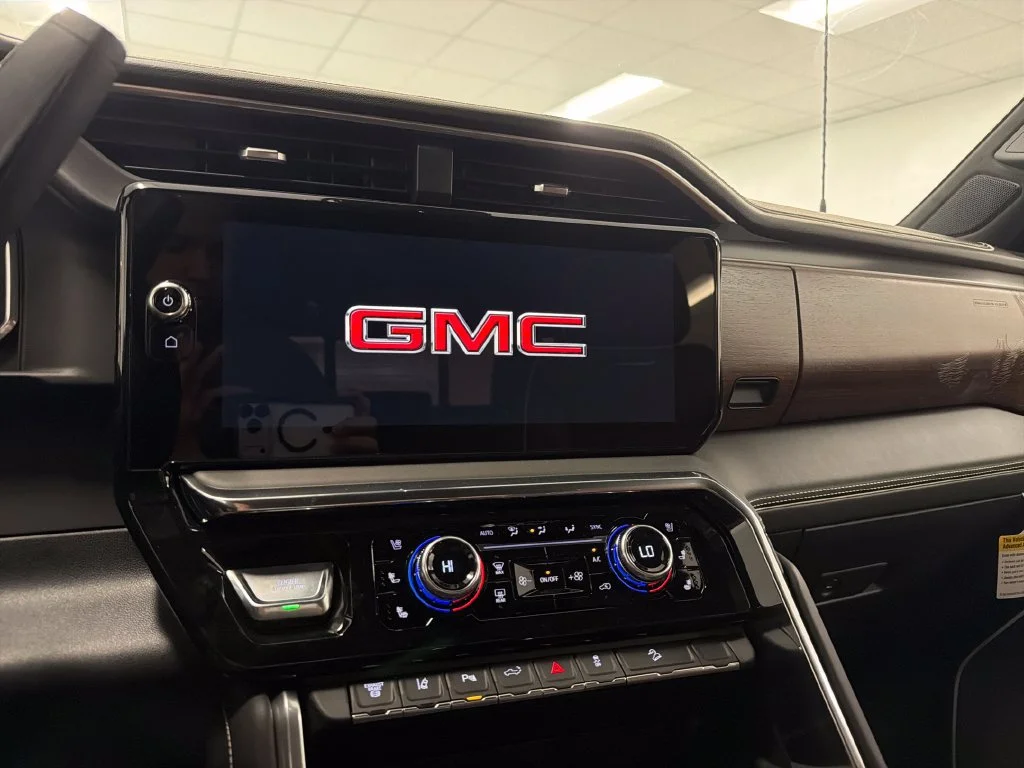 2026 GMC Sierra 3500HD Denali Ultimate - Photo 23
