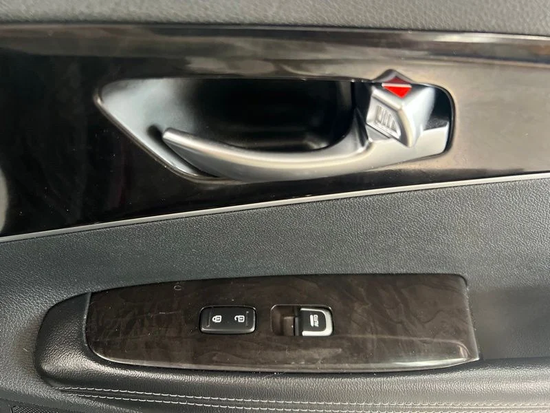 Used 2018 Purple Kia EX image 15