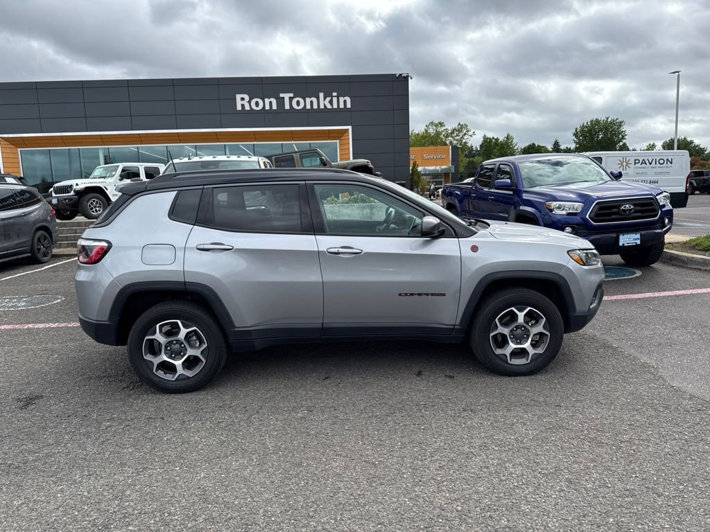 Used 2022 Silver Jeep Trailhawk image 10