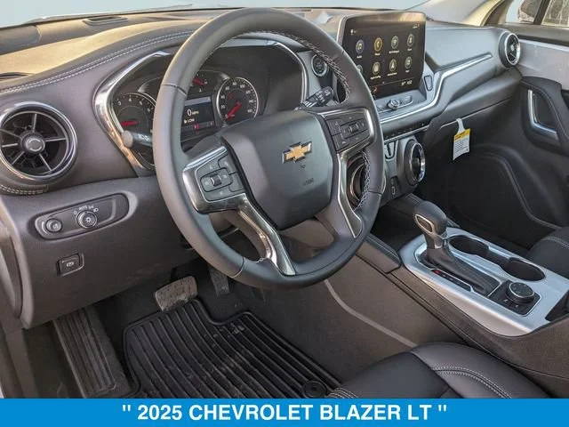 2025 Chevrolet Blazer 3LT - Photo 8