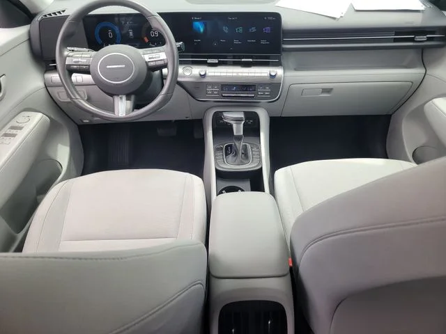 Used 2025 White Hyundai SEL image 14