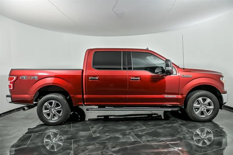 Used 2019  Ford XLT image 10