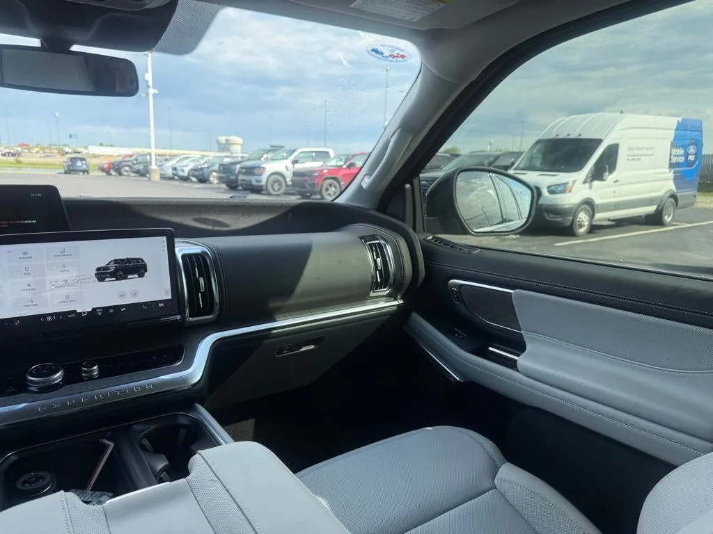 New 2026 Dark Matter Gray Metallic Ford MAX Platinum® image 45