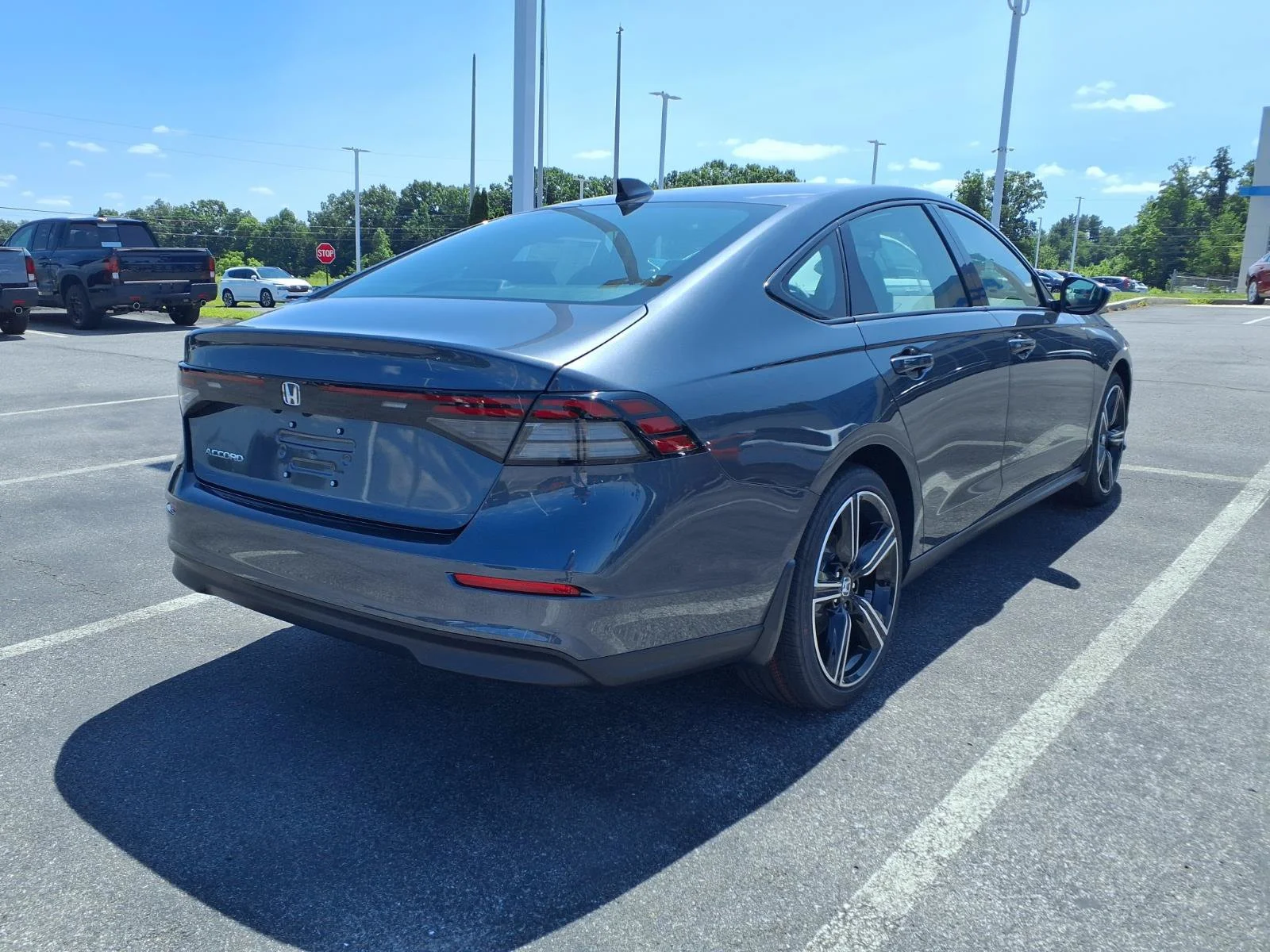 New 2026 Meteorite Gray Metallic Honda SE image 4
