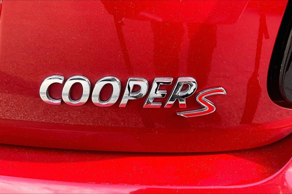 Used 2016 Red MINI Base image 21