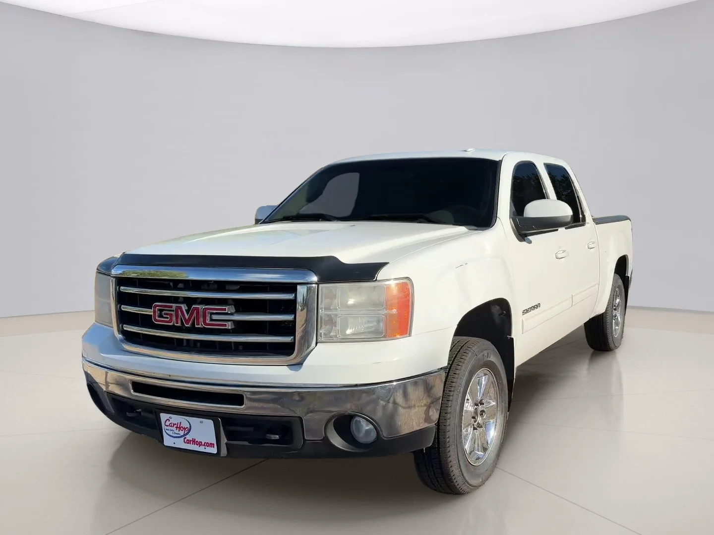Used 2013 White Gmc SLT image 1