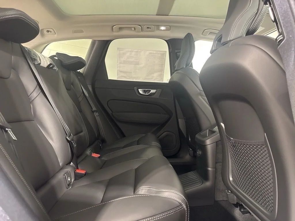 New 2026 Onyx Black Metallic Volvo T8 Ultra image 25